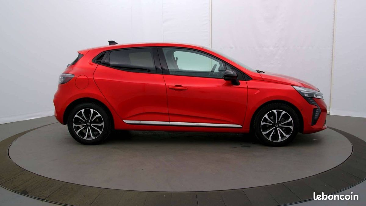 Renault clio tce 90 ch gsr2 techno (image 12)