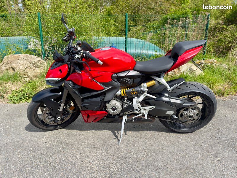Ducati Streetfighter V2 2022 155ch - Motos