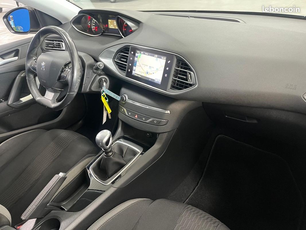Peugeot 308 1.6l e-hdi 115cv serie speciale style entretien a jour garantie 1an (image 5)