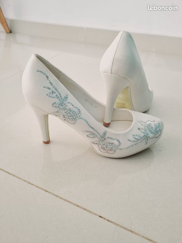 Chaussures à talon pointure 37 neuves (image 1)