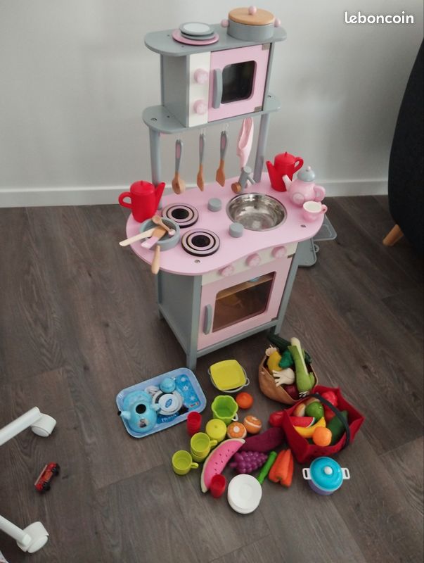 Cuisine En Bois Rose Pour Enfants – Avec évier, Four, Plaques – Accessoires Inclus – Dès 3 Ans