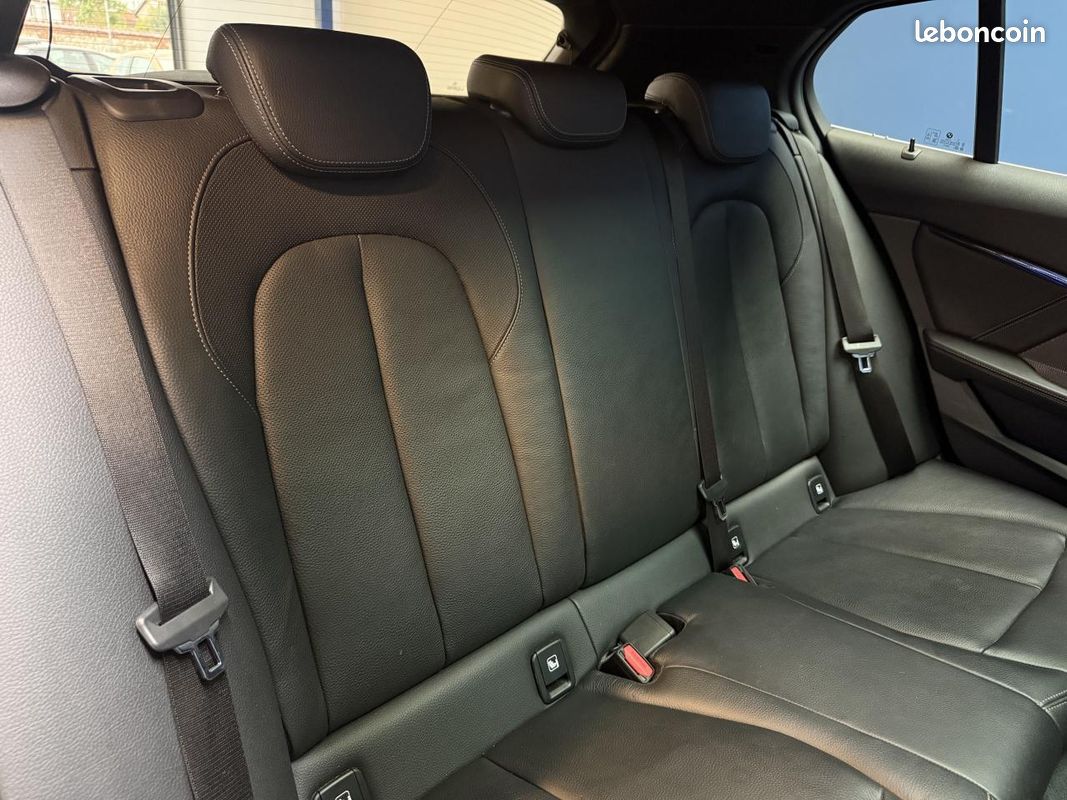 BMW SERIE 1 120d xDrive - F40 Luxury / T.O / ATH / Harman Kardon / CarPlay / Caméra (image 13)