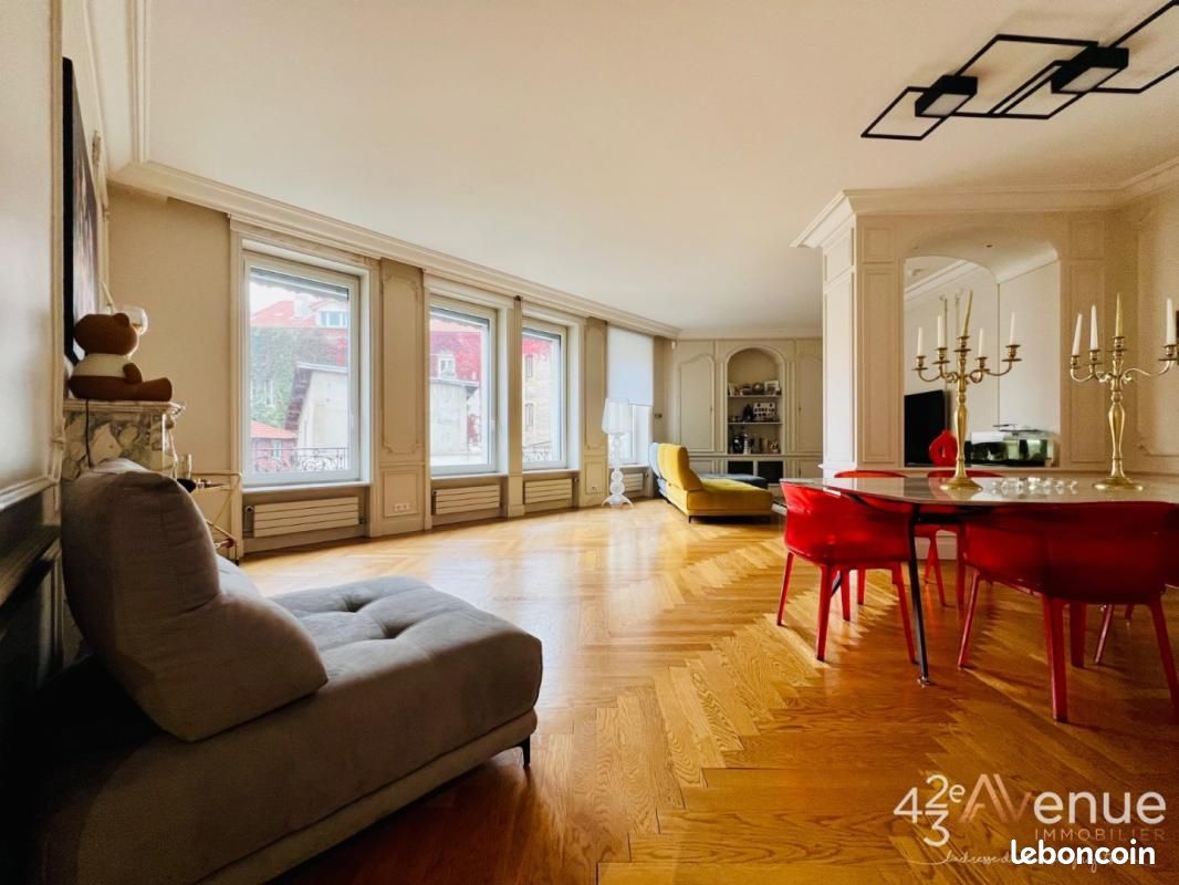 Maison 8 pièces 330 m² · à Saint-Étienne · 330 m² · 399 000 €