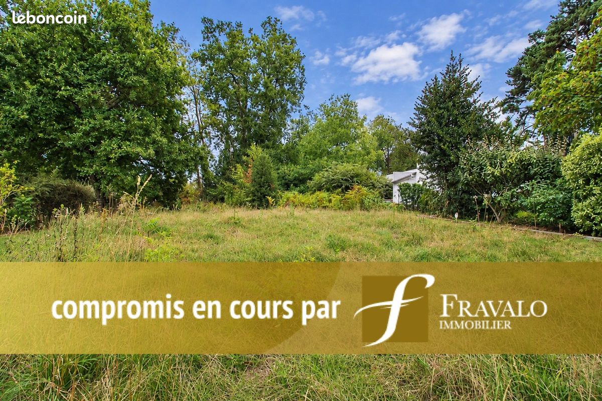 Terrain 908 m² · à Plescop · 908 m² · 216 300 €