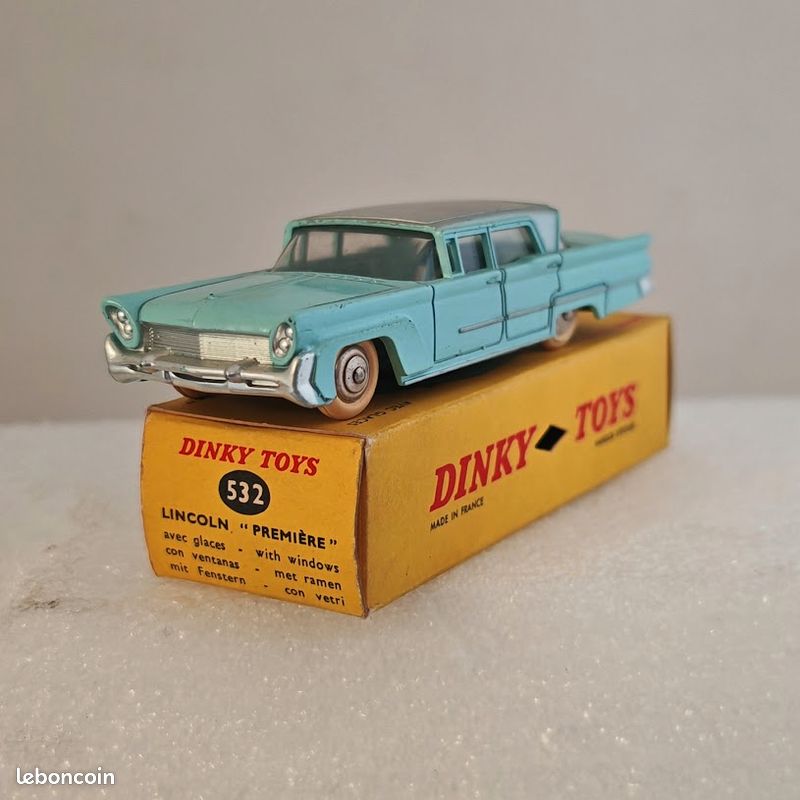 Voiture Lincoln première, Dinky Toys Meccano, n° 532 - Label Emmaüs