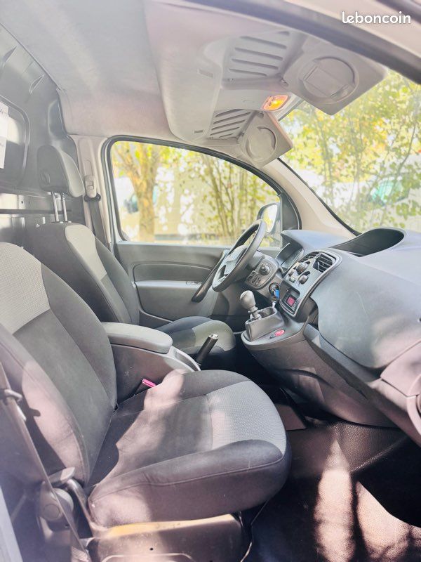 Renault Kangoo 1,5 DCI 95 ch BVM6 médium taille m 2020 – photo 9