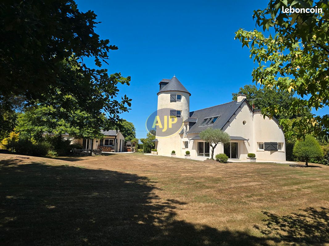 Maison 8 pièces 239 m² · à Plessé · 239 m² · 495 000 €