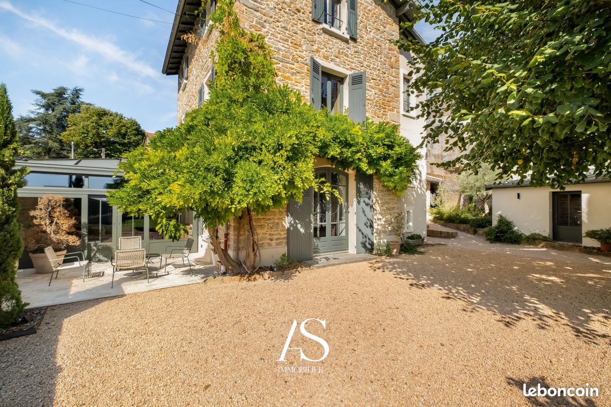 Maison 5 pièces 185 m² · à Saint-Didier-au-Mont-d'Or · 185 m² · 1 349 000 €