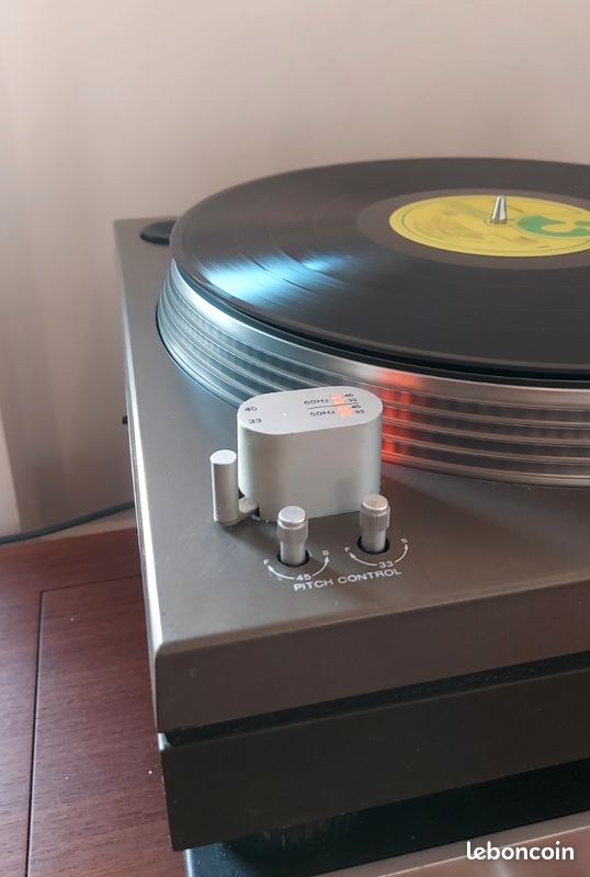 Révisée ✅️- Platine vinyle Sony PS-6750 de 1975 – Haut de gamme vintage – Bras en carbone (image 4)