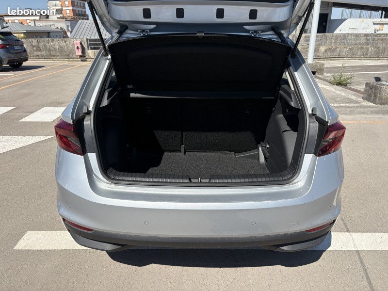 Skoda FABIA 1.0 MPI 80CH AMBITION *TVA RECUPERABLE (image 7)