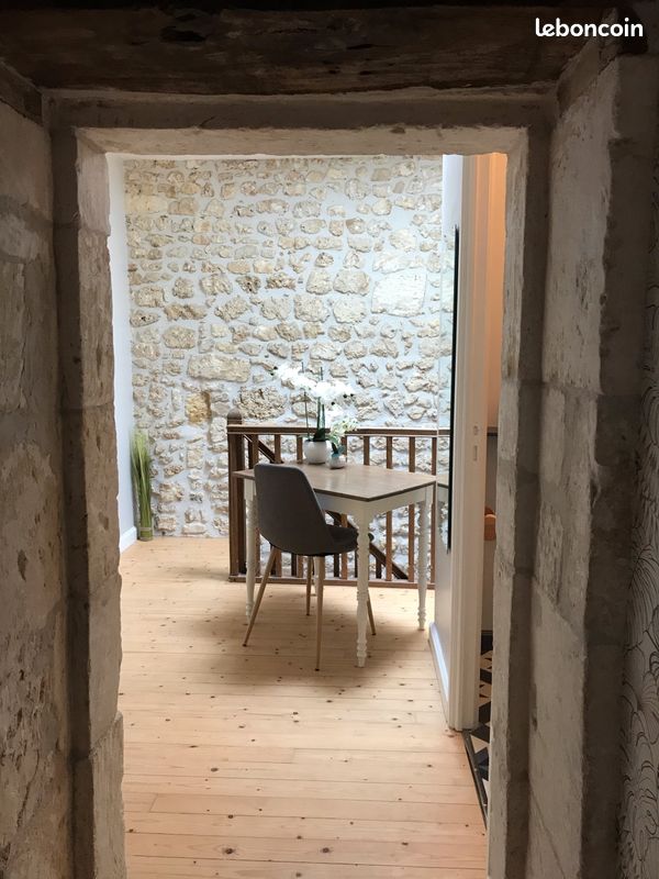 Maison charentaise meublée 4 chambres : 1000 et 200 charges - Saint-Simon-de-Pellouaille 17260 (image principale 9)