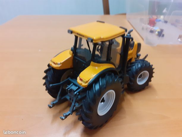1/32 Renault Atles 935 RZ NIB UN - Aumann Auctions, Inc