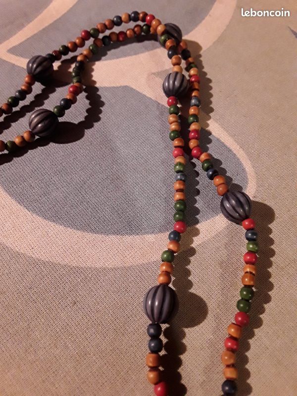 Collier en bois (image 2)