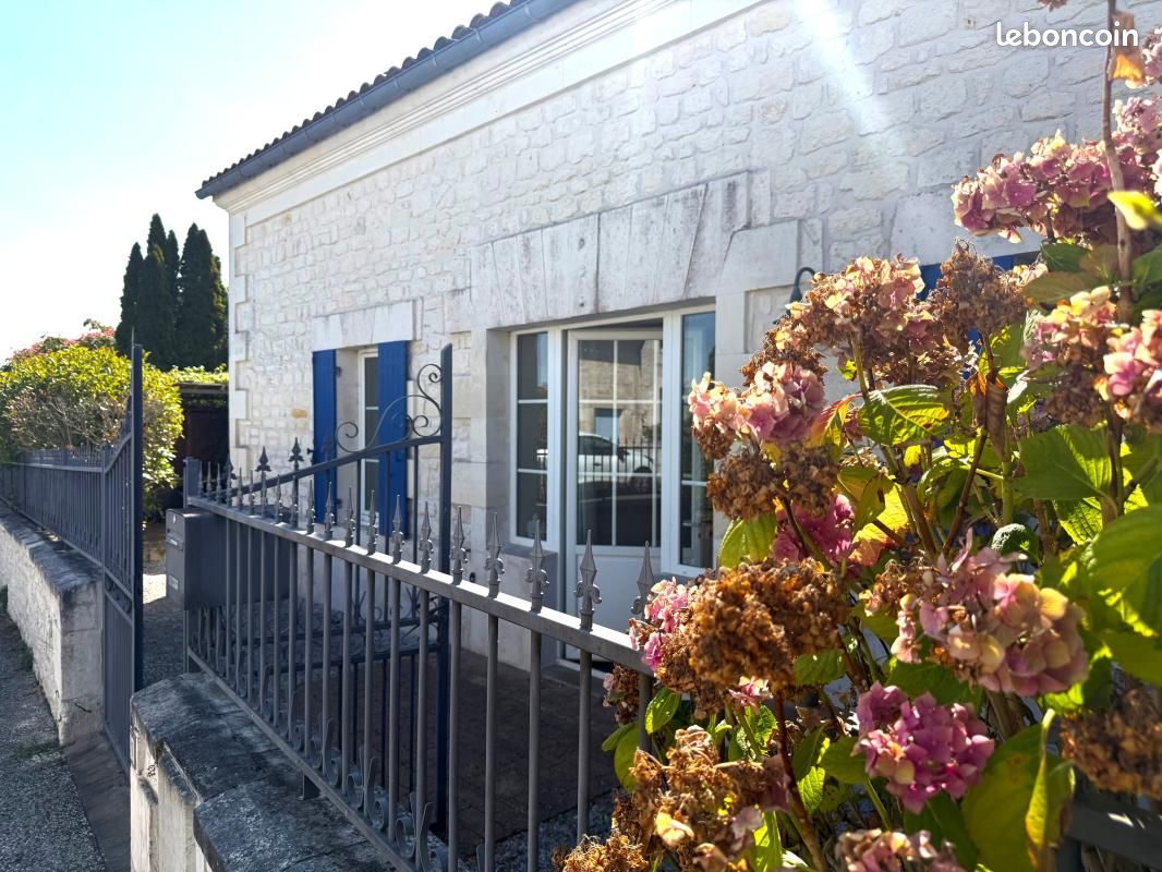 Maison 4 pièces 136 m² · à Port-d'Envaux · 136 m² · 367 000 €