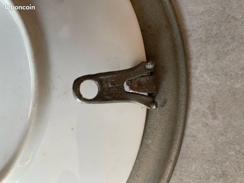 Assiette en porcelaine et décor de Paris avec contour en étain (image 5)