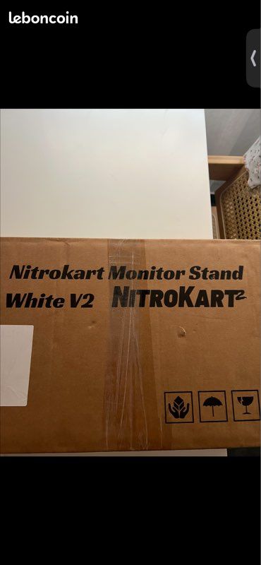 Nitrokart monitor stand white V2 (image 2)