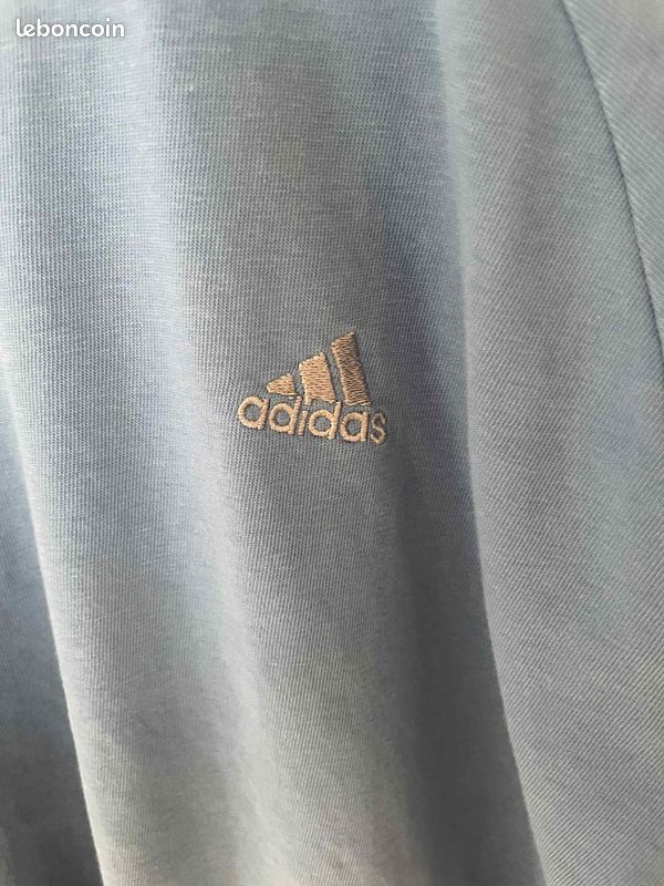 T-shirt Adidas vintage bleu a bande blanches taille M (image 3)
