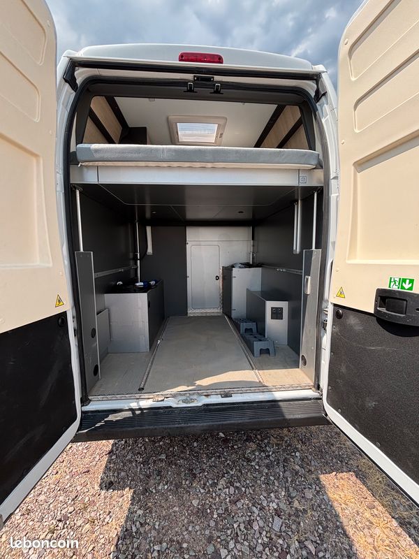FOURGON DREAMER CAMPER SPORT FUN PLUS porte moto (image 3)