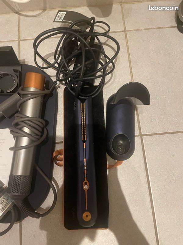 Lot dyson sèche cheveux /lisseur (image 3)