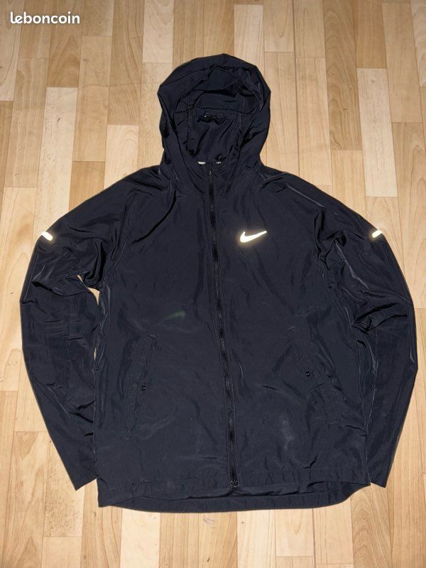 Veste Nike Running Challenge taille S Vêtements