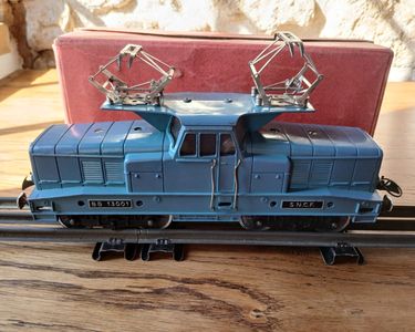 Locomotive Hornby O – SNCF BB 13001 Dite Thionville, à Compléter, Métal Peint, éclairage