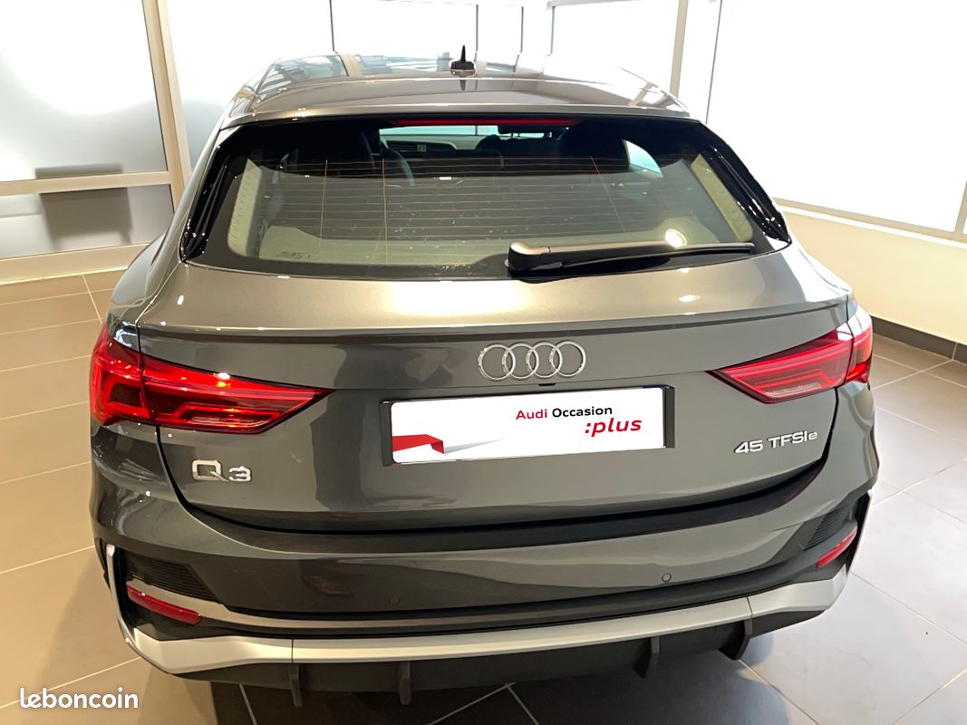 AUDI Q3 Sportback 45 TFSIe 245 ch S tronic 6 S line (image 4)