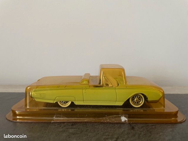 Lot de 9 voitures SOLIDO 1/43 Vintage PEUGEOT - Collection