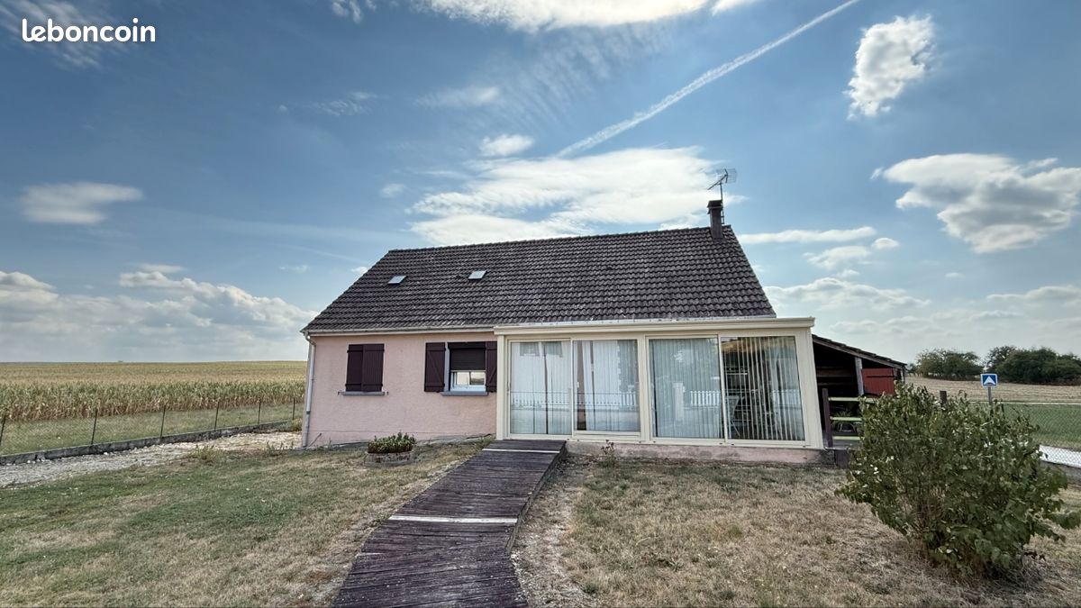 Maison 7 pièces 162 m² · à Saint-Florentin · 162 m² · 180 000 €