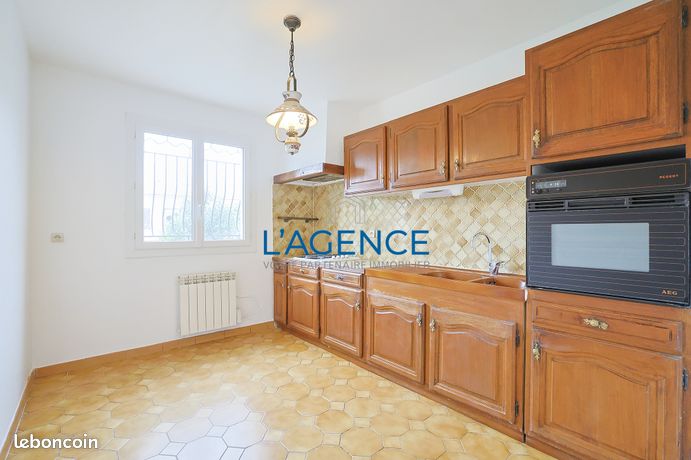 https://img.leboncoin.fr/api/v1/lbcpb1/images/3a/9d/e1/3a9de145c3b7aabfeaa2810127dea679c4dbc2a1.jpg?rule=ad-image