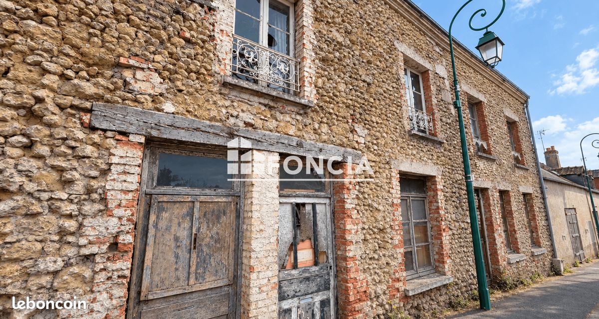 Maison 9 pièces 169 m² · à Beaumont-sur-Sarthe · 169 m² · 72 500 €