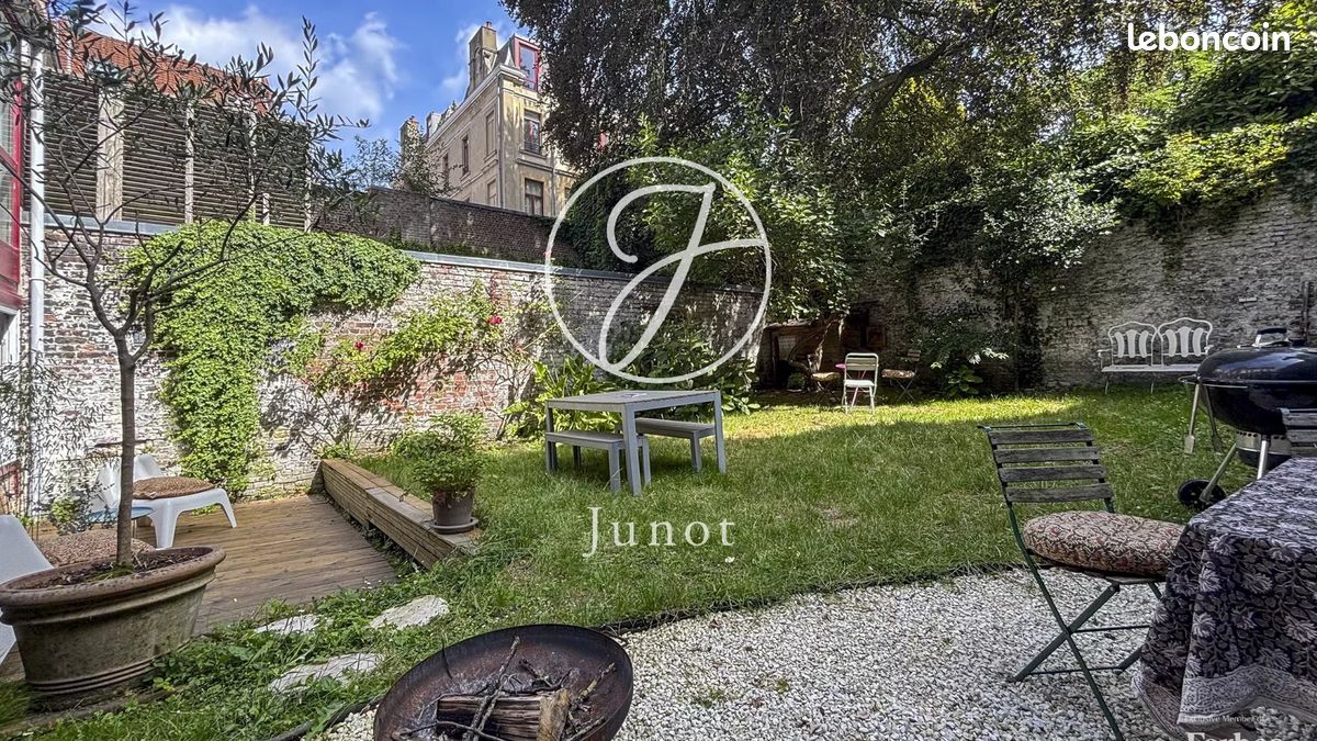 Maison 9 pièces 240 m² · à Lille · 240 m² · 895 000 €
