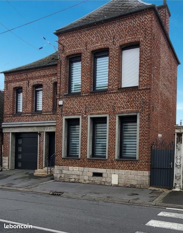 Maison 6 pièces 144 m² · à Solesmes · 144 m² · 175 000 €