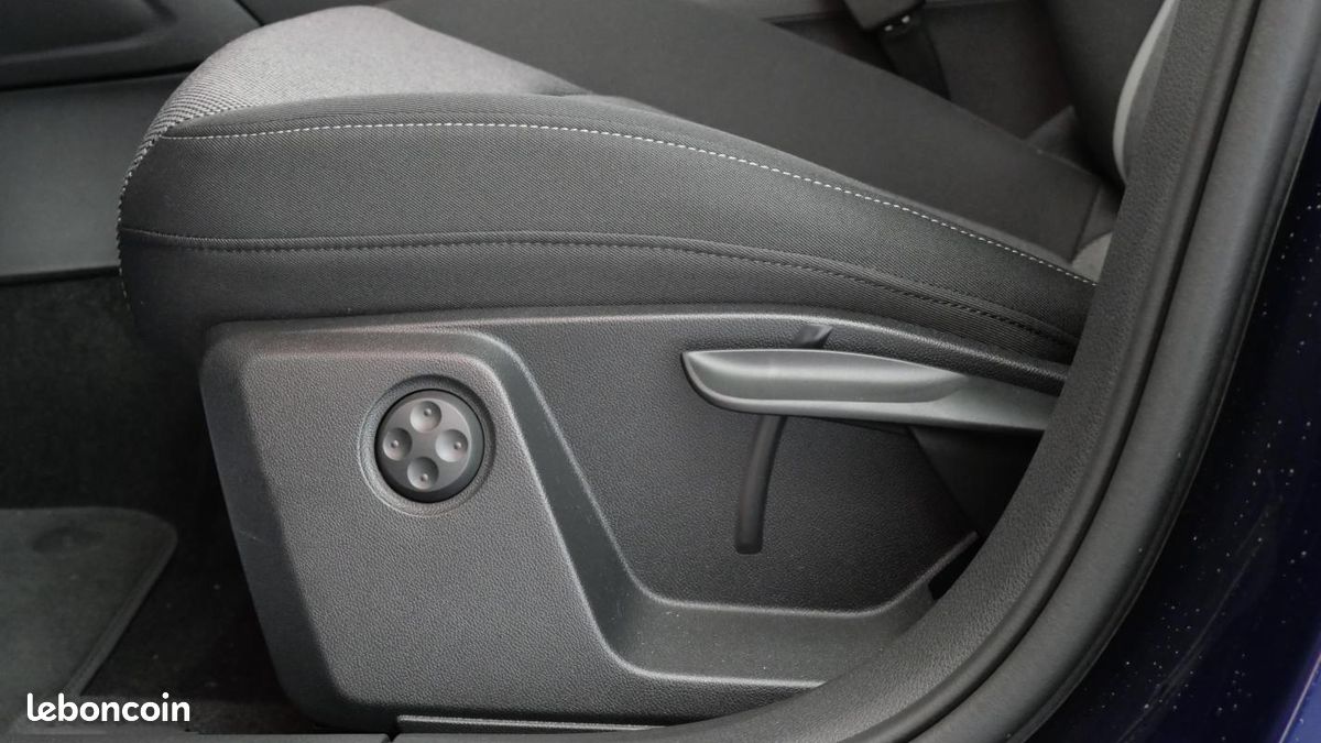 Audi Q2 35 TFSI 150 S tronic 7 Design (image 23)