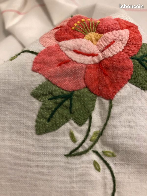 Tissu Shabby Chic roses florales bordeaux 116x100cm 100% coton romantique - Loisirs créatifs