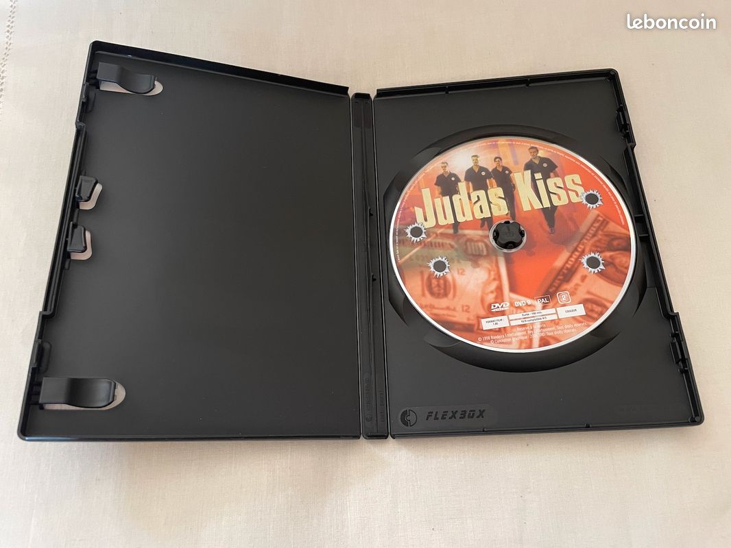 Lot de 03 Dvd -Albino aligator Arnaques crimes et botanique Judas kiss (image 12)