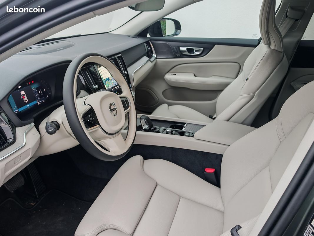 VOLVO V60 B4 197 ch DCT7 Plus Style Dark (image 5)
