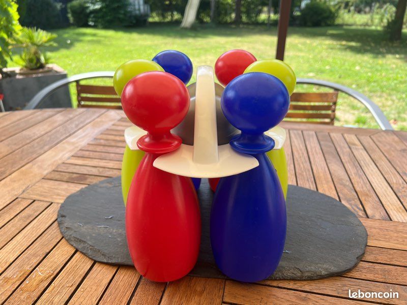Toyland Jeu De Quilles 12 Pièces – 9 Quilles 25 Cm, 2 Boules 20 Cm – Intérieur/extérieur – Dès 3 Ans – Cadeau Familial