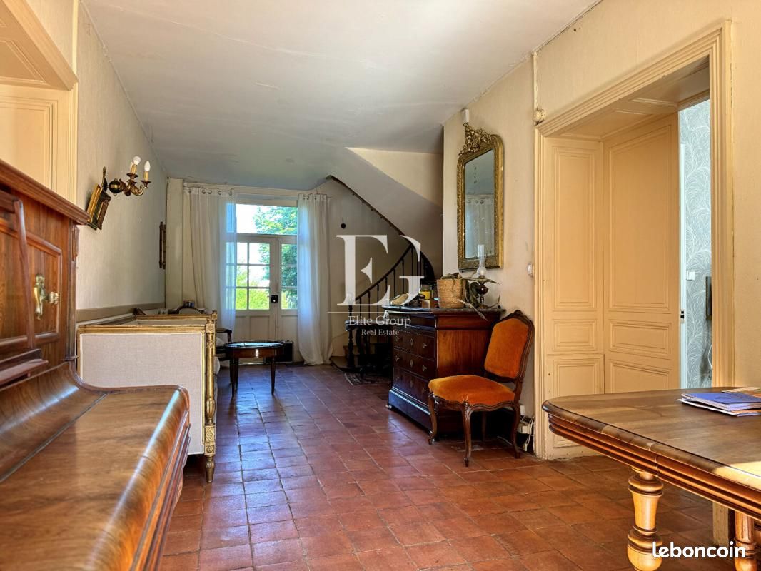 Maison 7 pièces 260 m² - Vars 16330 (image principale 3)