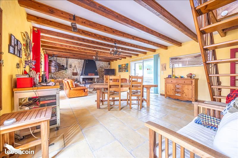 Maison 8 pièces 170 m² · à Saint-Crépin · 170 m² · 328 900 €