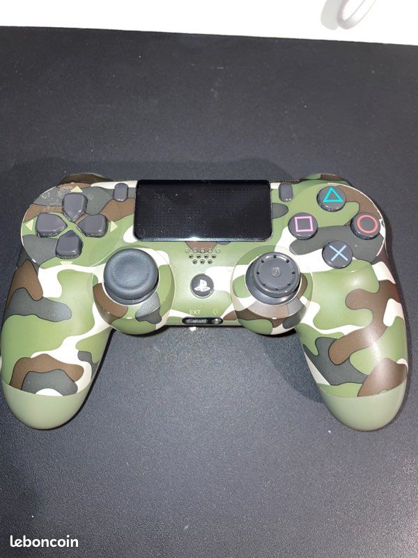 PlayStation 4 Slim (image 2)