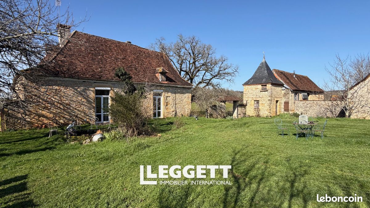 Maison 12 pièces 300 m² · à Saint-Germain-des-Prés · 300 m² · 424 000 €