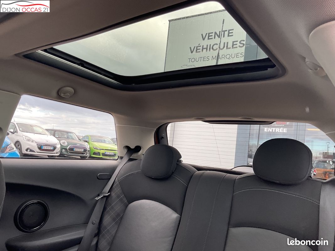 MINI HATCH 3 PORTES F56 Cooper D 116 ch BVA6 Edition Blackfriars (image 17)
