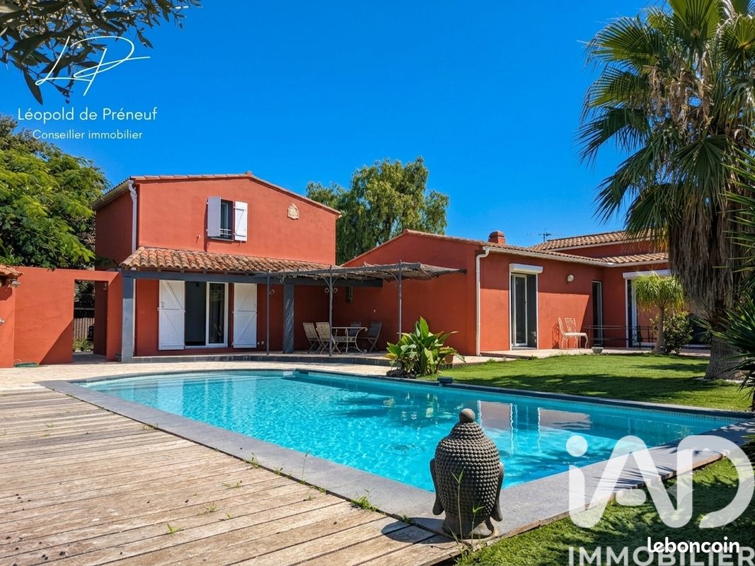 Maison 9 pièces 252 m² · à Six-Fours-les-Plages · 252 m² · 1 090 000 €