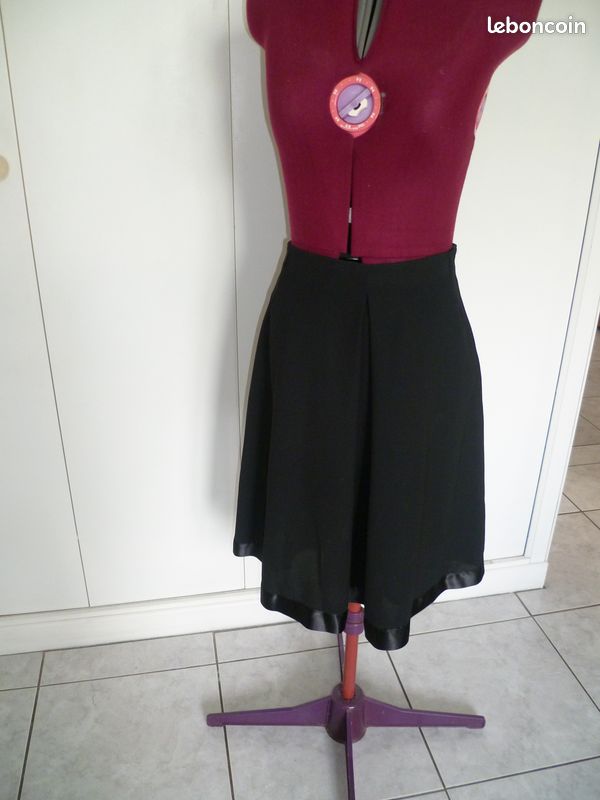 Jupe noire (image 1)