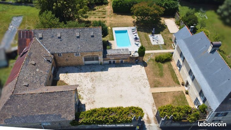 Maison 8 pièces 252 m²