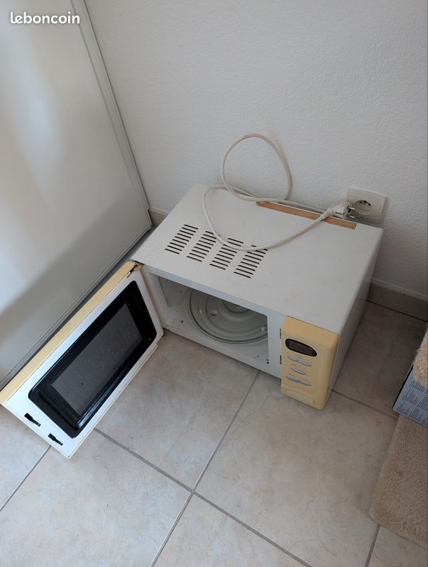 Four micro-ondes (image 2)