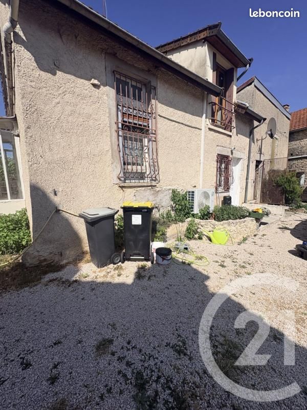 Maison 2 pièces 70 m² · à Montceau-Et-Écharnant · 70 m² · 90 000 €