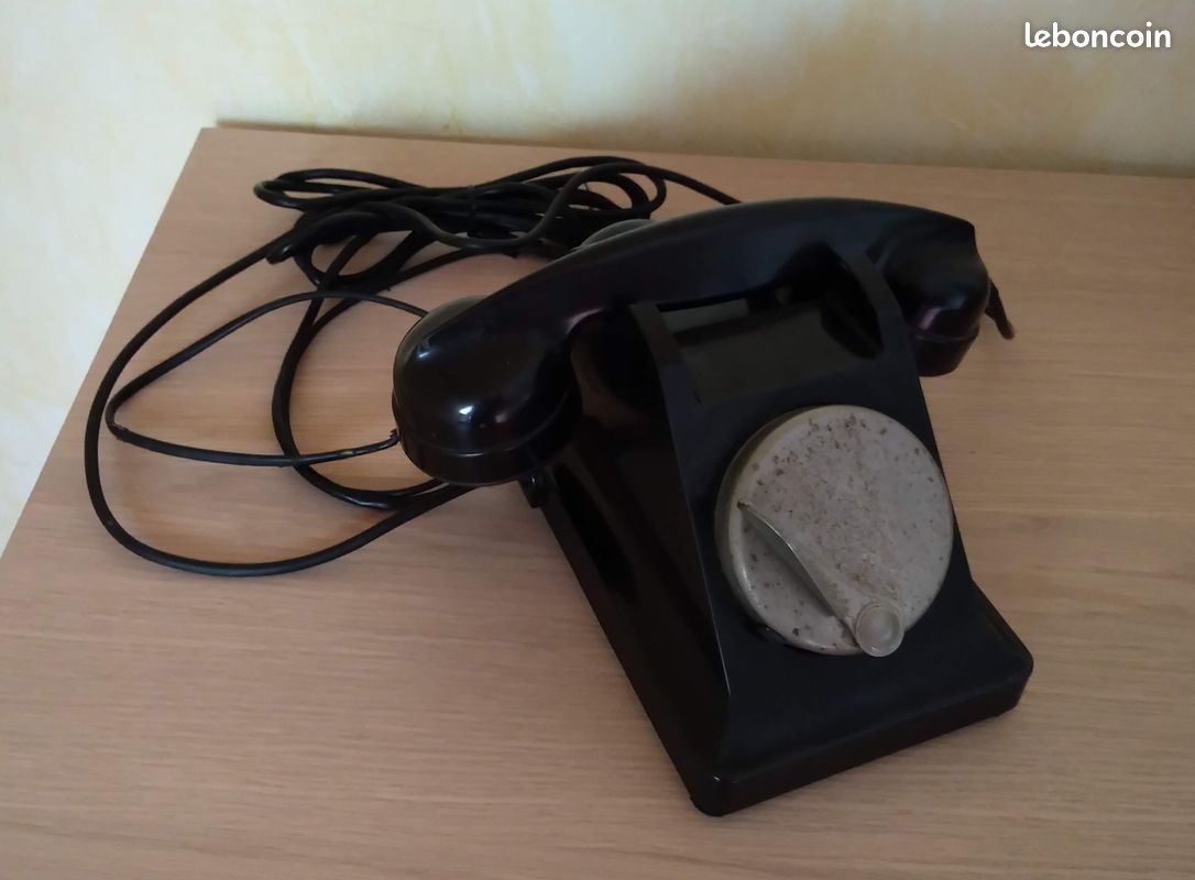 Téléphone Fixe Vintage Alcatel Télic – Fabriqué En France Vers 1975 (occasion)