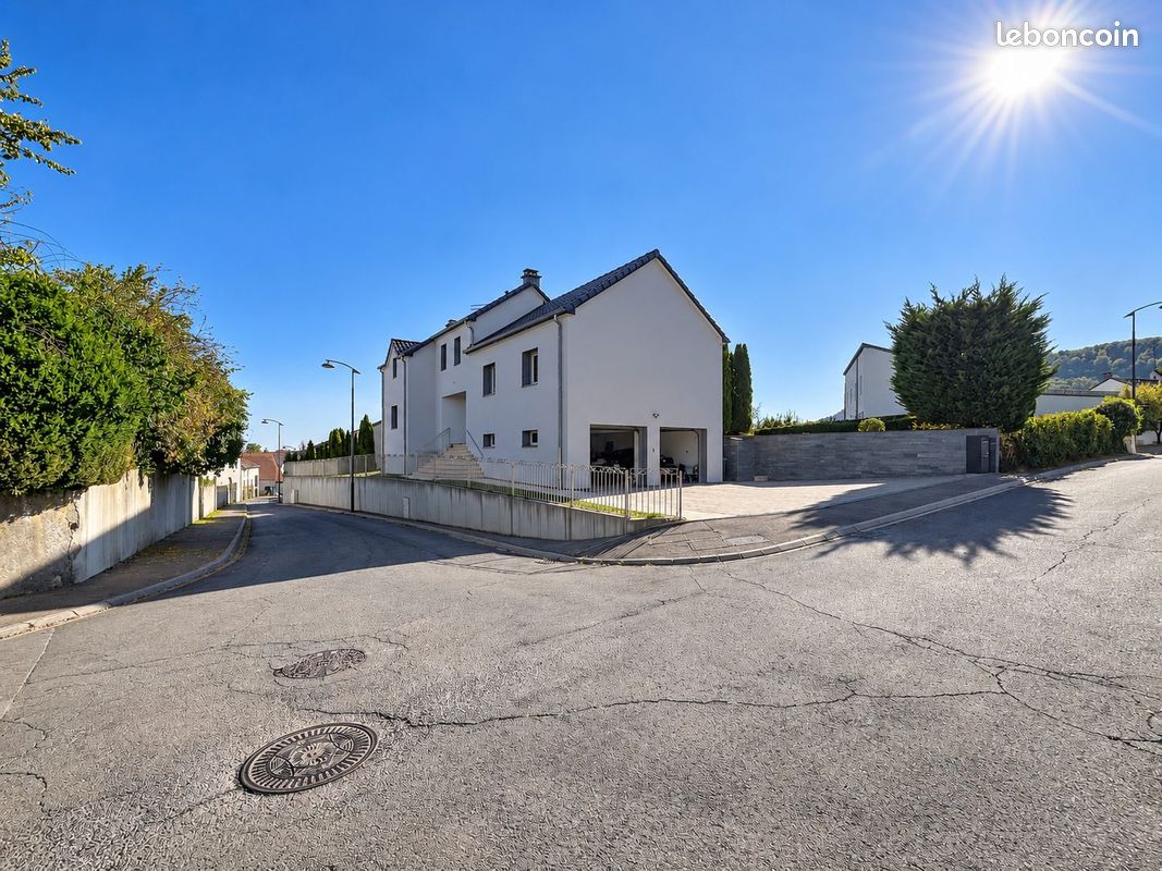 Maison 9 pièces 202 m² · à Kanfen · 202 m² · 596 000 €