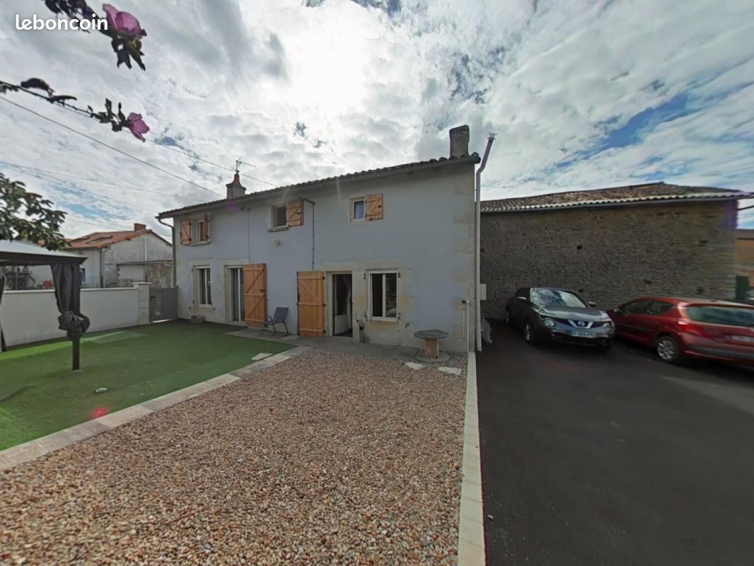 Maison 4 pièces 91 m² · à La Ferrière-Airoux · 91 m² · 650 €/mois